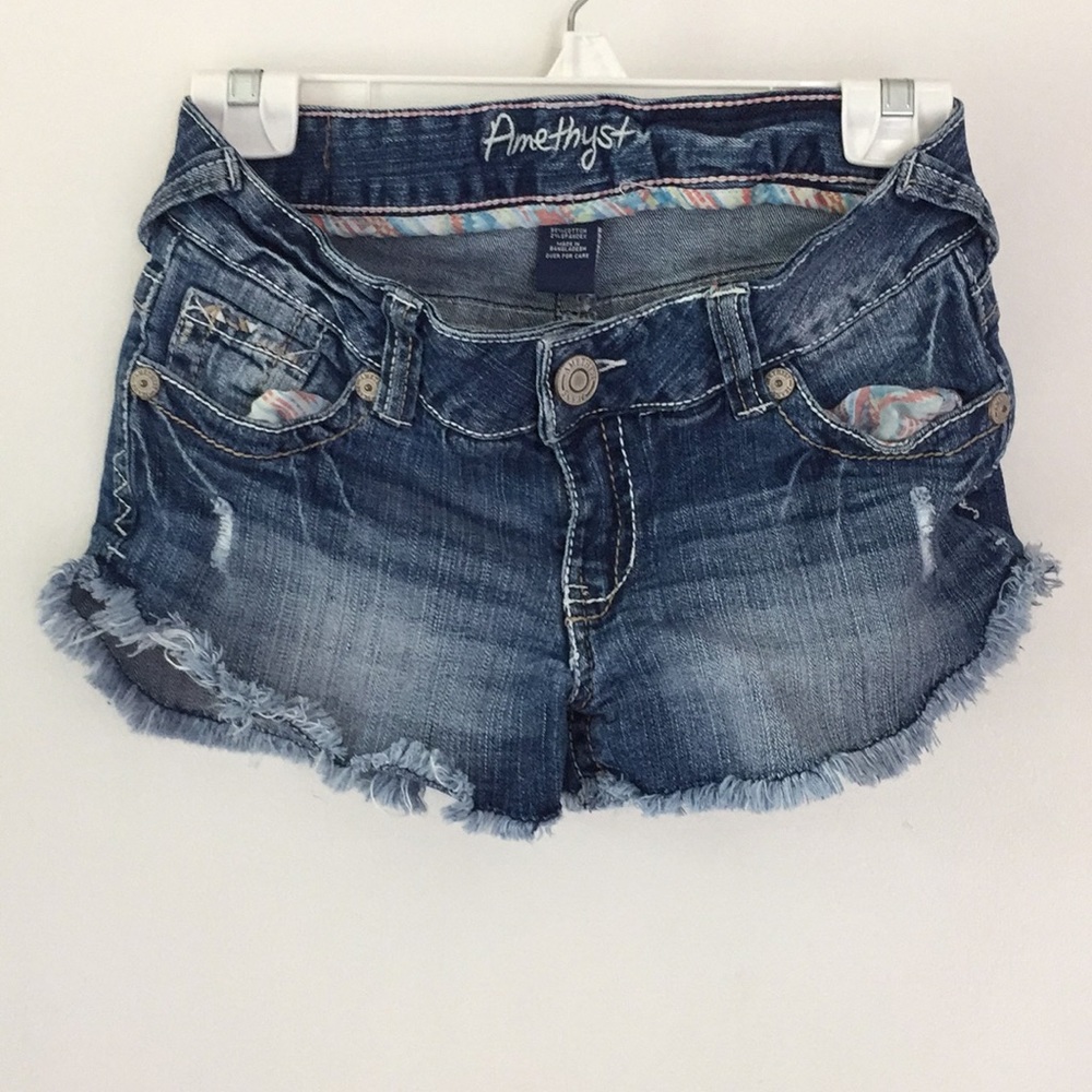 ⭐️Amethyst Distressed Jean Shorts⭐️